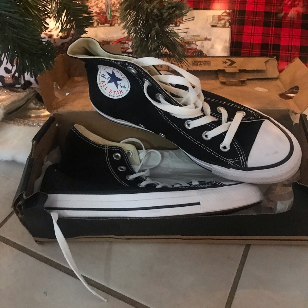 Converse Chuck Taylors. Size 7 women’s